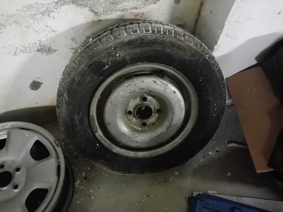 1 jante VW 13" e outra 14", 1 jante subaru 15"