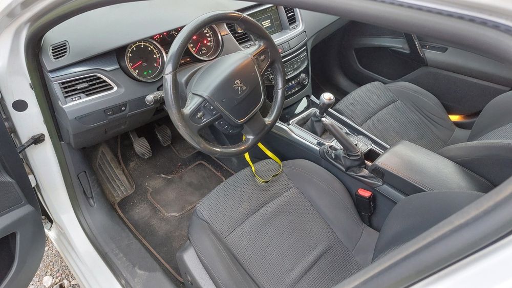 Peugeot 508 1.6 benzyna 156 KM  z 2013 roku.