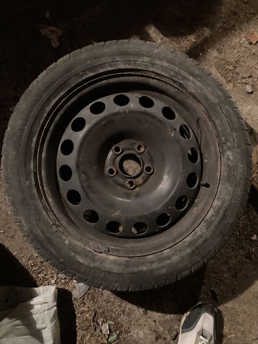 Felgi 205/55/16 stalowe golf 4 z oponami letnimi