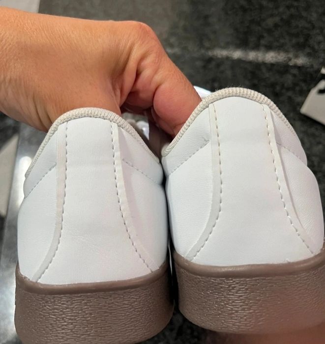 Ténis Adidas  n.40 (novo )