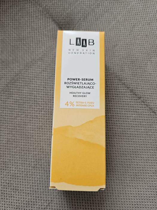 AA Laab rozświetlająco-wygładzające power-serum do twarzy, 30 ml