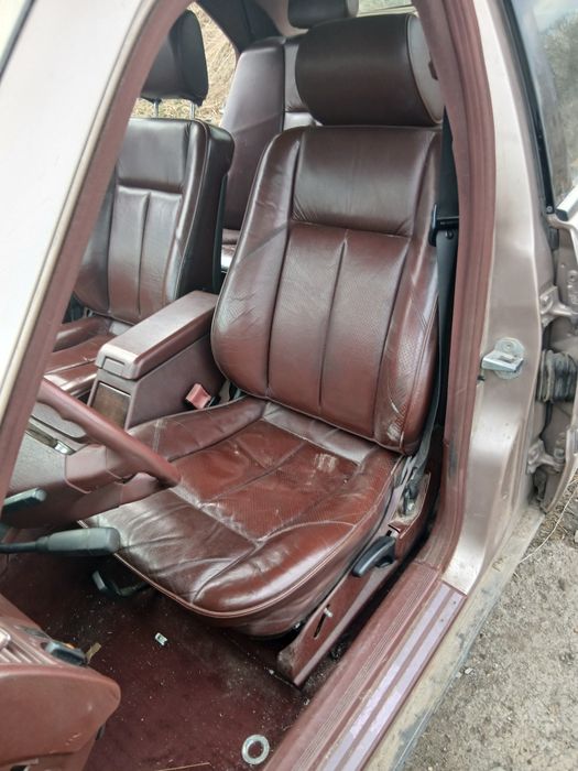 Шкіряний кожаний салон червоний mercedes w 202 седан