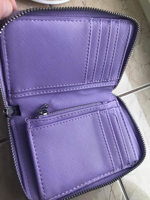 liliowy portfel damski Stradivarius