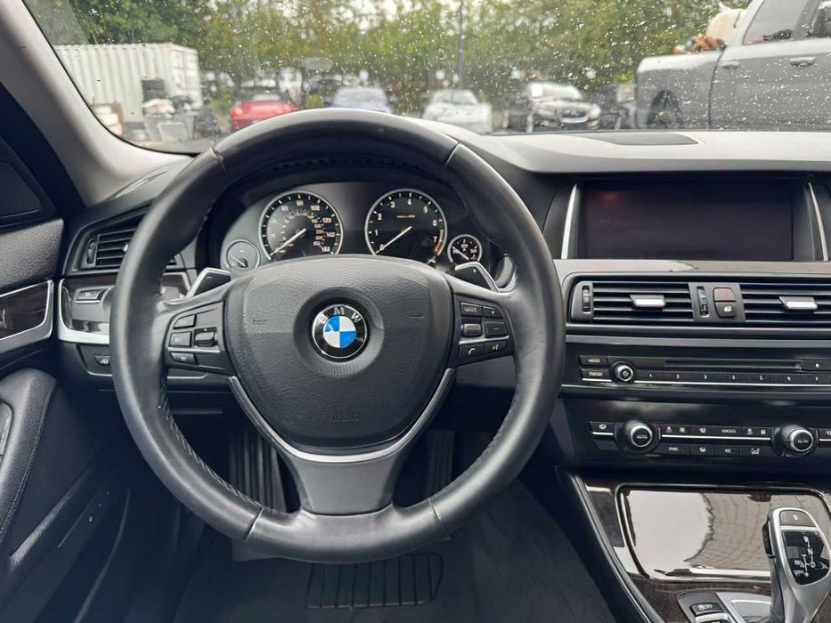 BMW 5 Series      2016