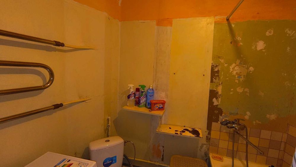Продам 2 кімнатну квартиру 605 м/р. Вул. Зубенка 38 5 поверх 5 поверхового будинку.20000 у.е.