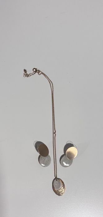 Brincos de colar junta