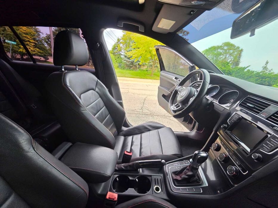 Volkswagen Golf GTI      2015