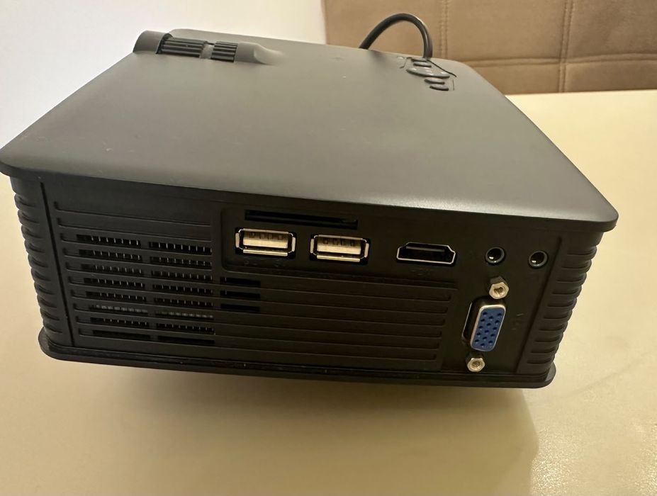 Компактний LED -проектор ( HDMI, USB,VGA, SD)/Домашній кінотеатр
