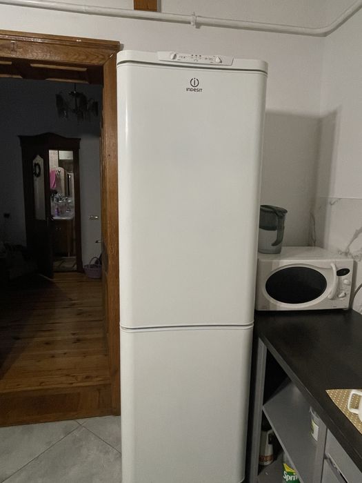Холодильник INDESIT  no frost