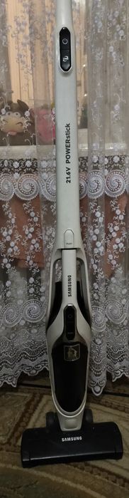 Продам пылесос, електро веник.