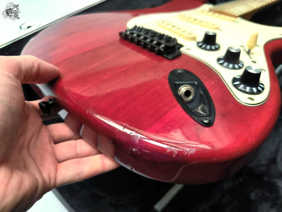 $850 Treker USA Stratocaster by Dave Bunker з кейсом