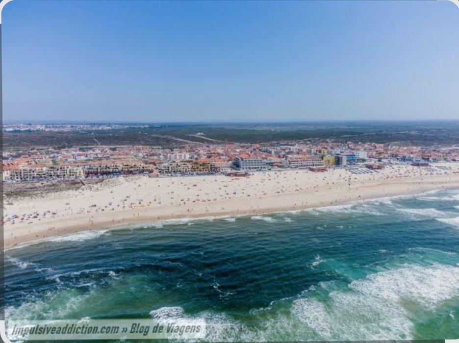 Casa T5 com anexos e pátio