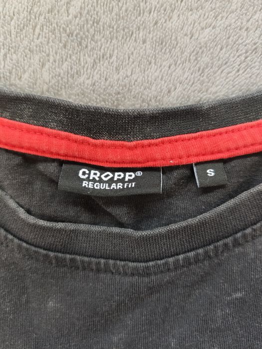 Cropp T-shirt S Regular Fit – czarno-czerwono-zielono-biała z haftowan