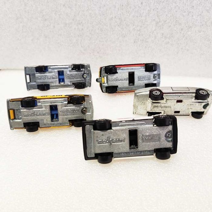 Majorette 5 miniaturas Chevrolte Impala BMW 325 Peugeot 205 GTI Jaguar XJ6