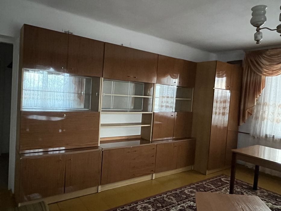 Segment meblowy 3 czesci 2 szafy slupek stół ława 2 fotele