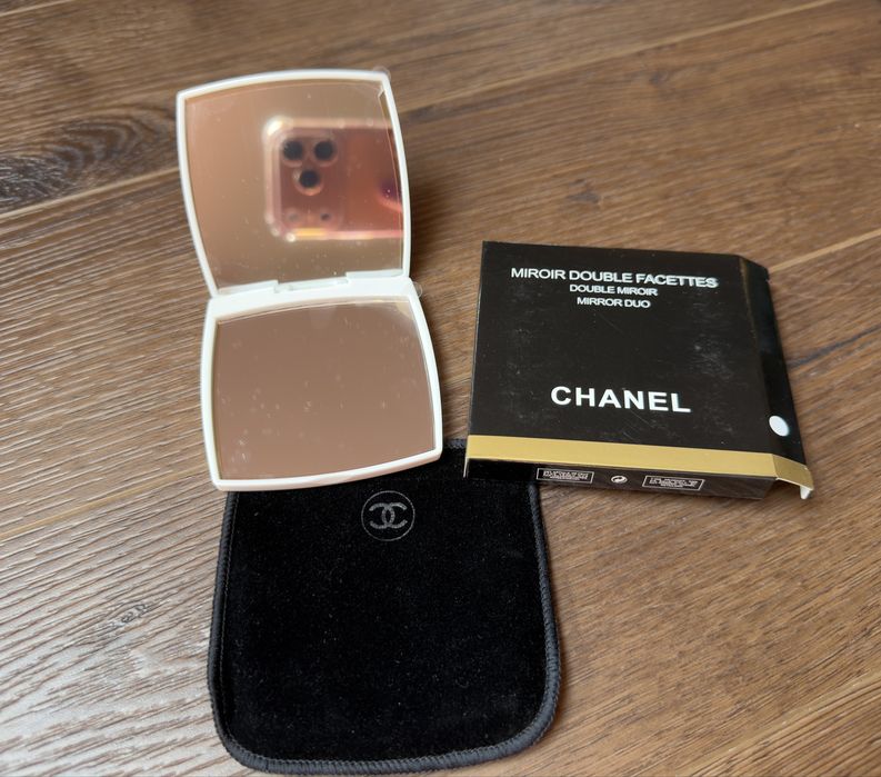Lusterko Chanel białe