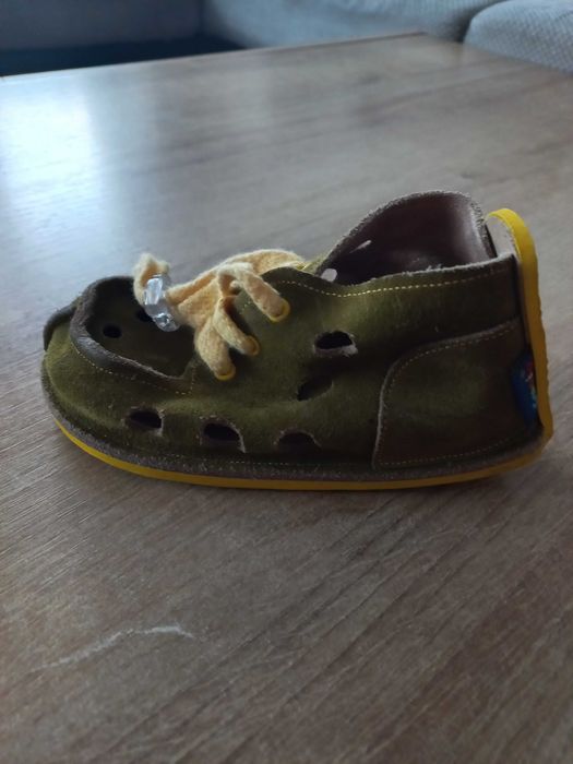 GUCIO zielone sznurowane buty dziecięce r. 28