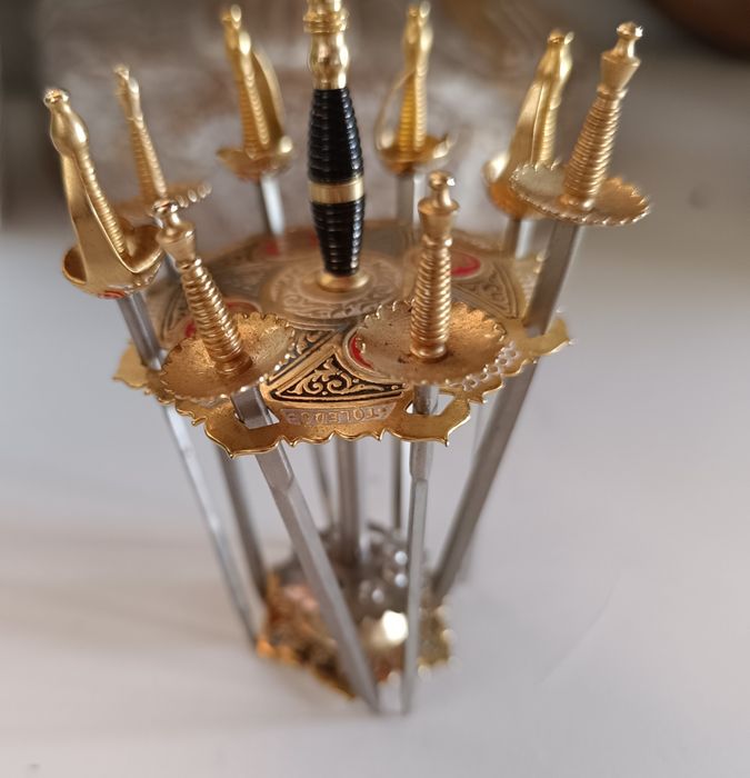 Conjunto de 8 palitos de cocktail em metal, estilo espadas de Toledo