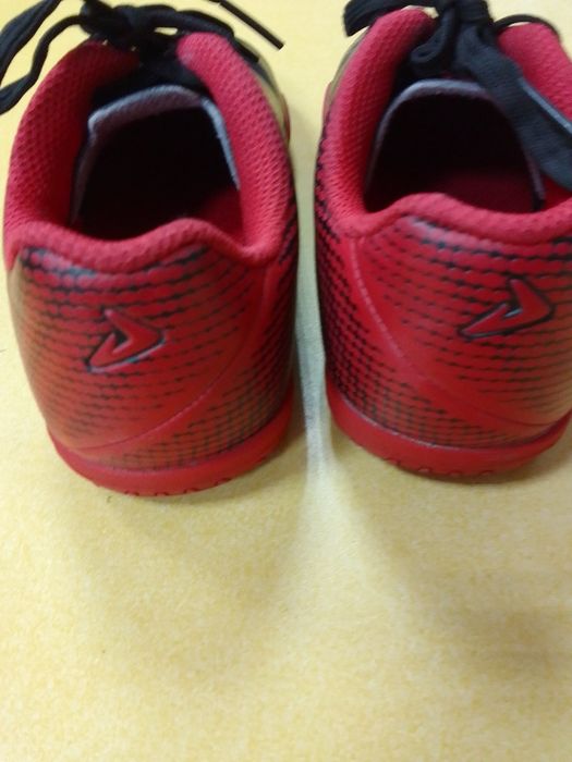 Бутсы футзал demix 32р