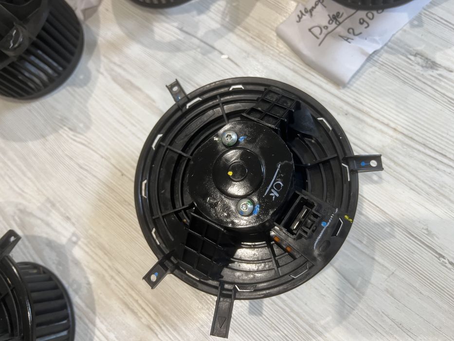 Вентилятор Dodge Journey 990773024x