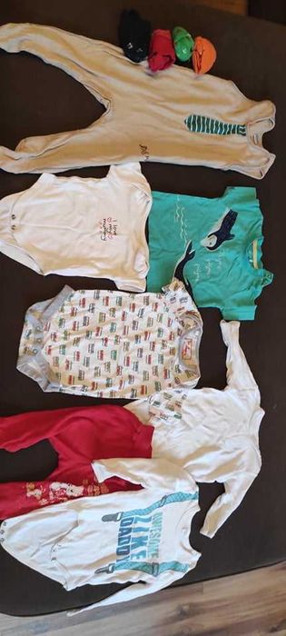 Ubranka dla chłopca rozmiar 68-74 36 sztuk Endo Pinokio