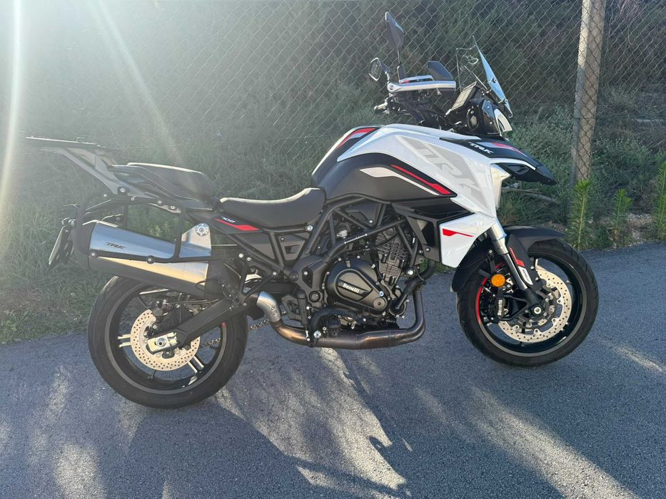 Vendo Moto Bennelli trk 702