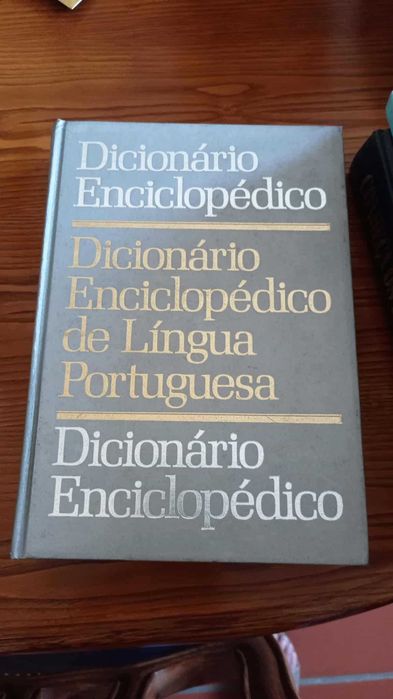 Coleção de livros Dicionário Enciclopédico de A a Z Negociável