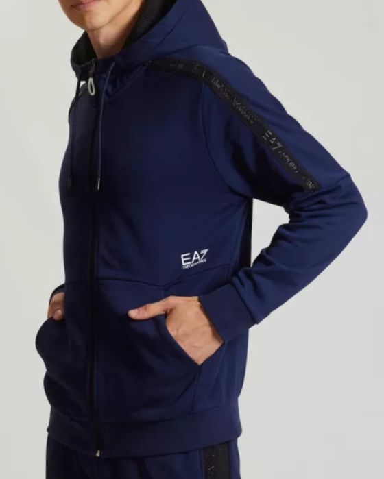 Кофта EA7 (XL) толстовка