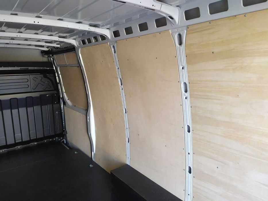 Zabudowa paki Iveco Daily, boki podłoga sufit 16m3