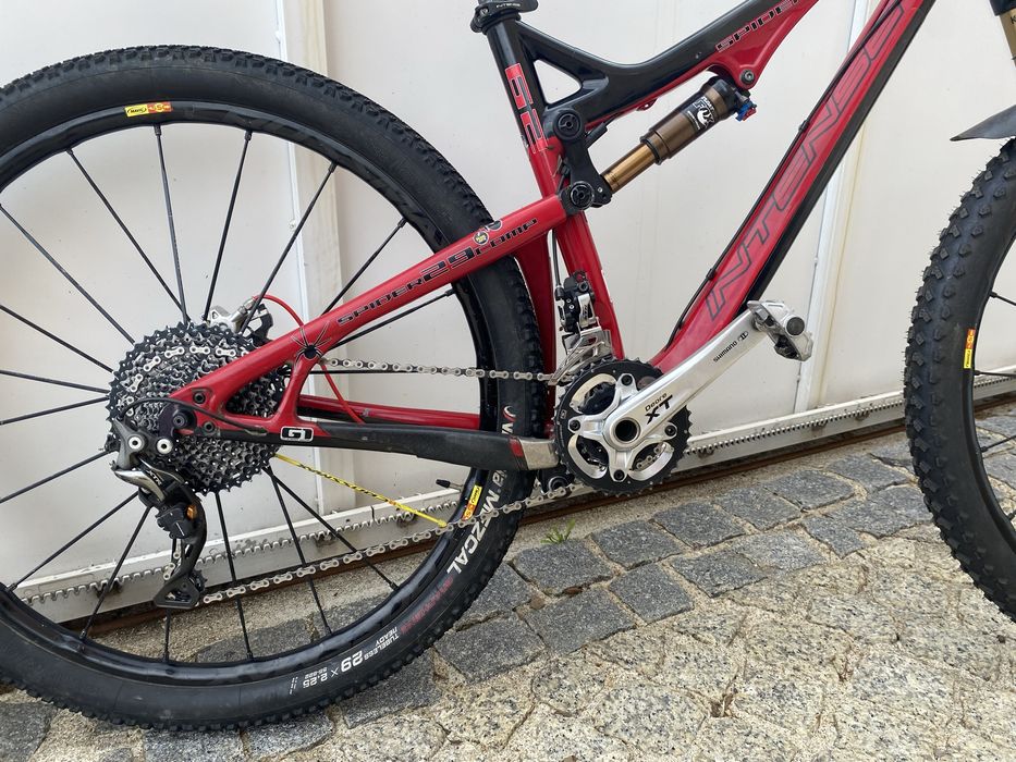 Intense spider carbon comp