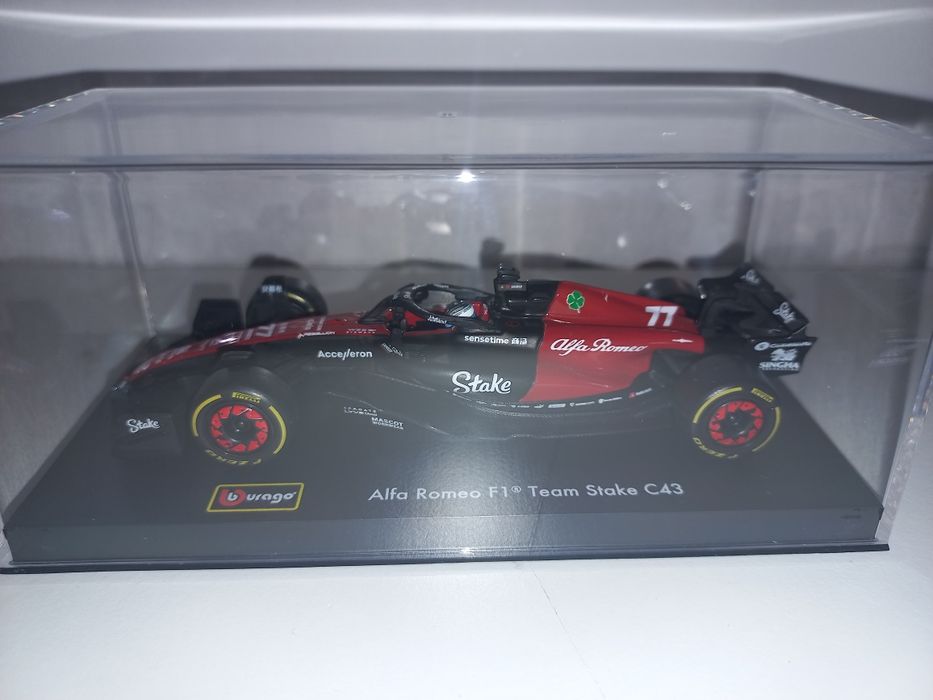 Bburago bolid F1 Alfa Romeo Team Stake C43, sezon 2023, V. Bottas,1:43