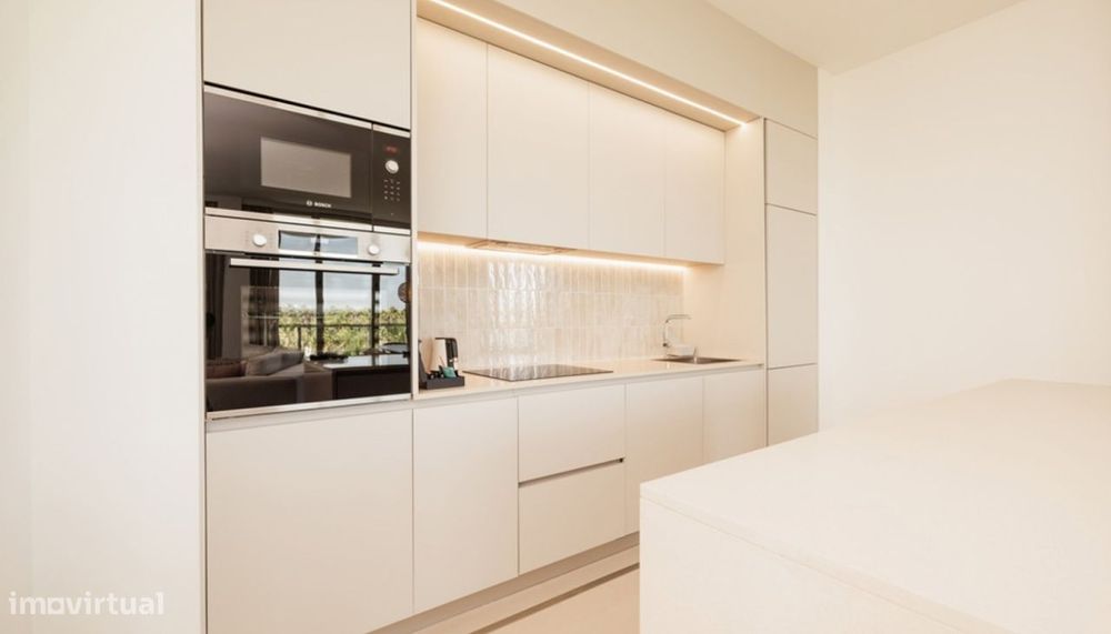 Apartamento T3 à venda com acesso direto à praia dos Salgados, Algar