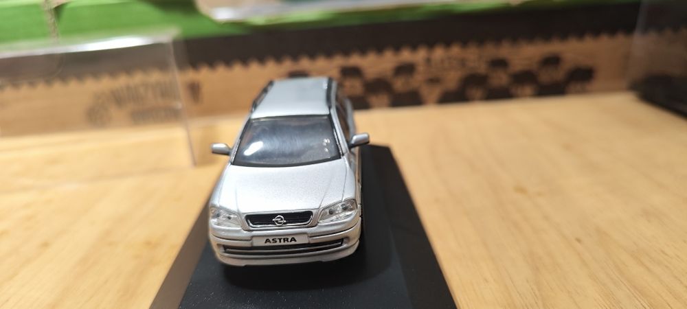 Opel Astra 1:43 schuco