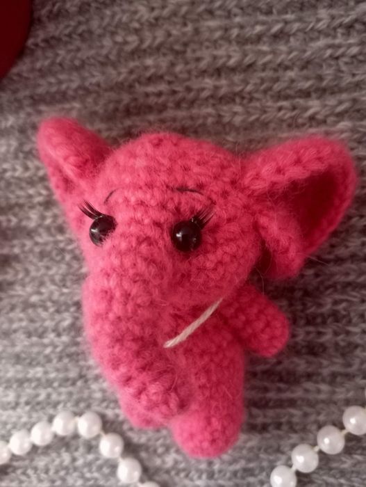 Розовый слоник. Вязаная игрушка
