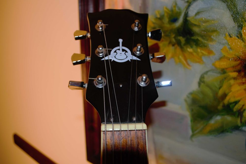 Gitara  Les Paul Sounder + twardy futerał