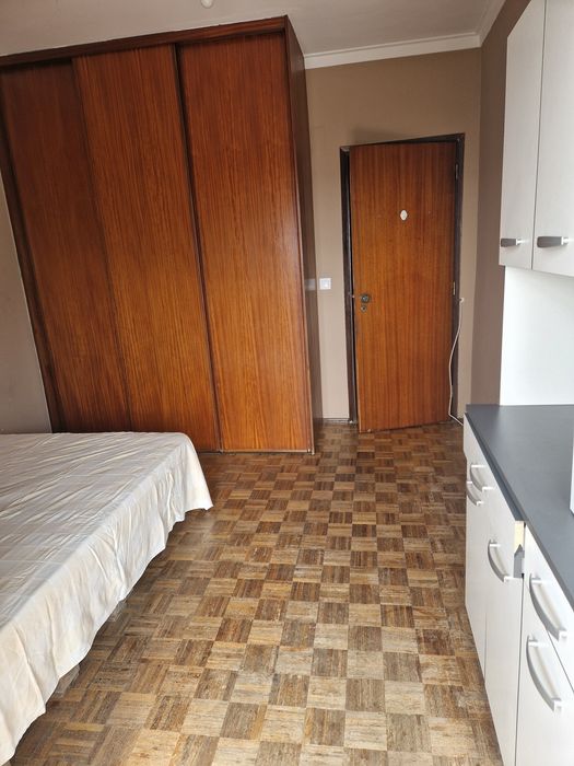 Quarto para arrendar