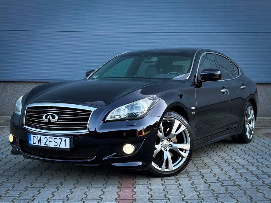 Infiniti Q70
