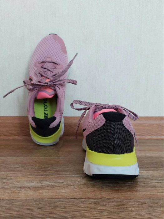 Кроссовки Nike Renew Run 2