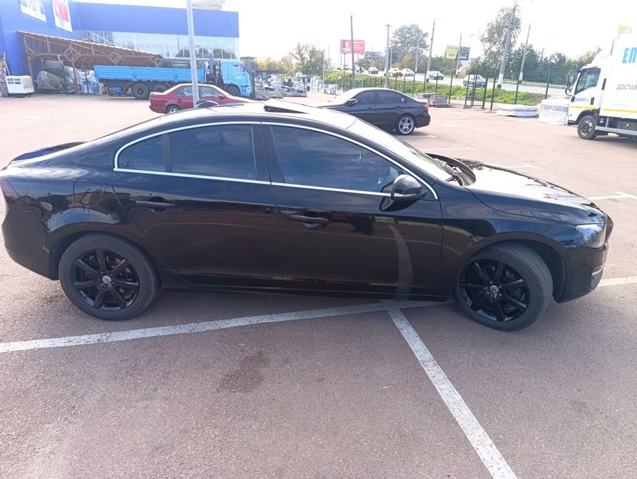 Автомобиль Свеже Пригнанна Volvo S60 T5