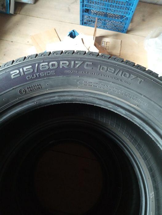 Резина. Колесо. Покришка 215*60*r17. 2018 року