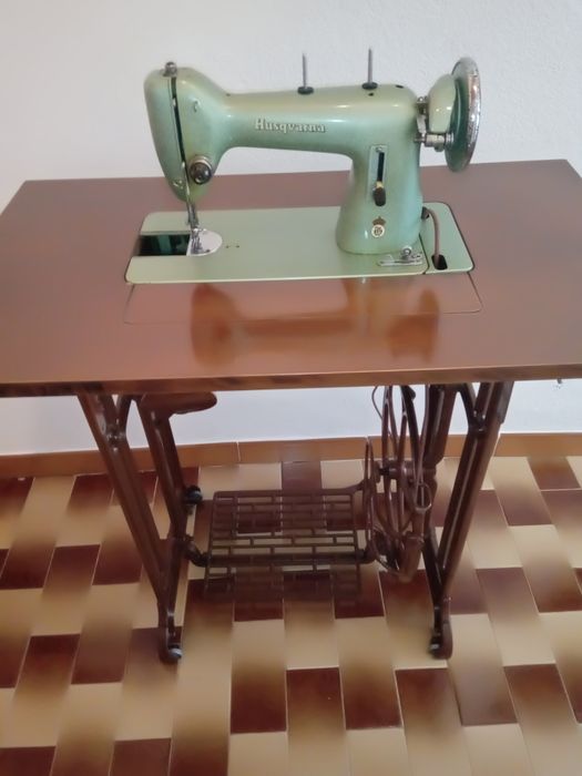 Máquina de costura Husqvarna made in Sweden
