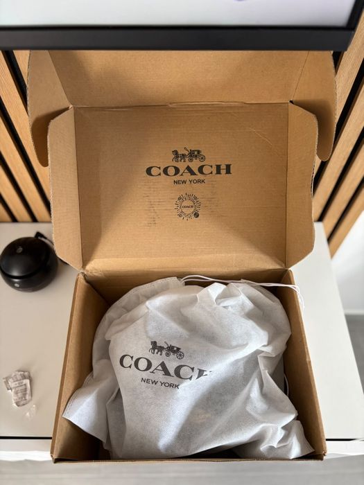 Mala Coach nova em caixa