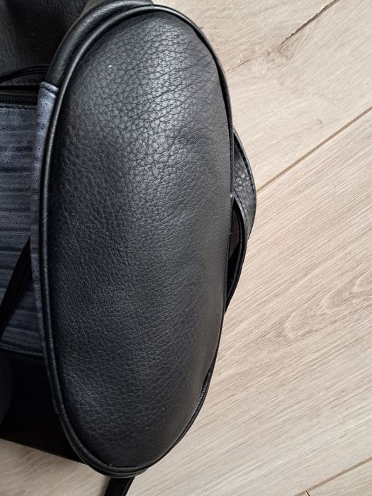Czarna torba na ramię