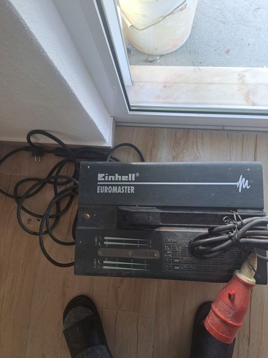 Maquina de soldar com pouco uso