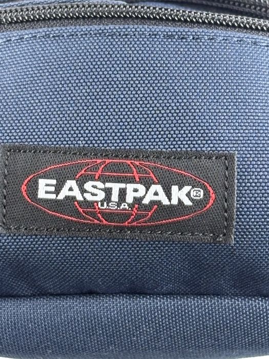 Сумка через плече/на пояс Eastpak Doggy Bag 3L EK073 синя.