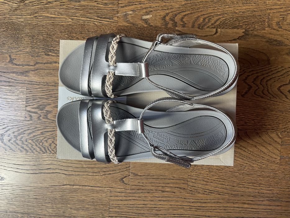Новые сандалии Clarks 40р