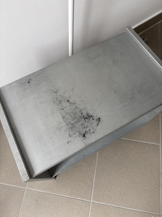 Mały stolik szary oddam za darmo