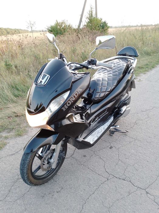 Максіскутер Honda pcx 125.