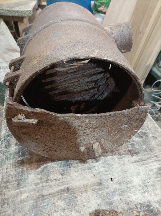 Буржуйка чугунна.