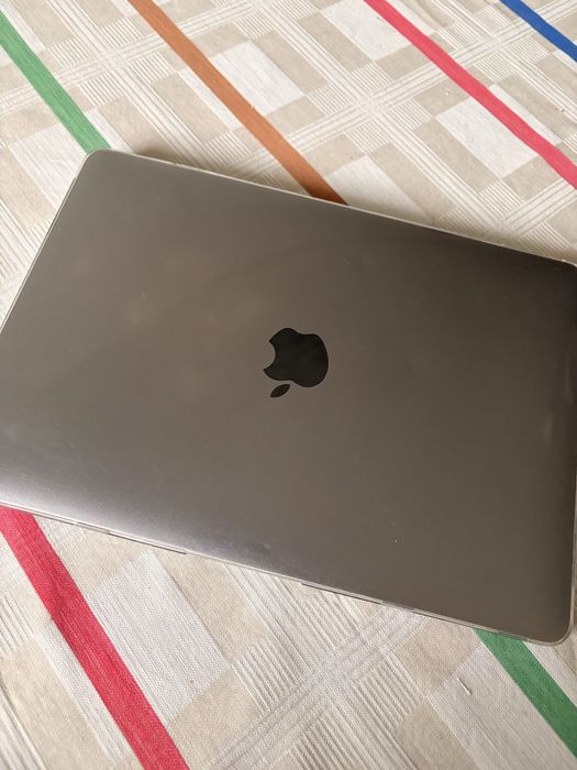 Macbook 12 polegadas (2015), modelo base A1534